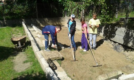 Úprava terénu pod nový piesok